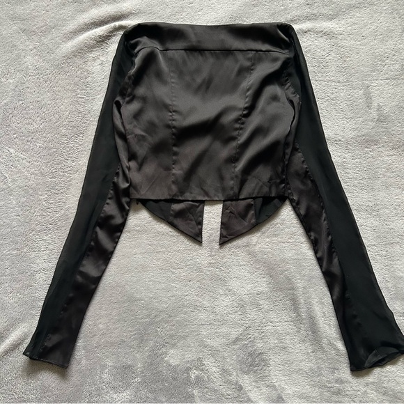 Guizio Long Sleeve Open Front Bow Top in Black - Picture 6 of 6